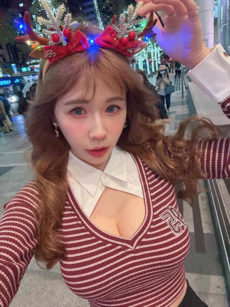 2025年要過完了🥺
2026年，你們也要繼續的寵愛我喔🫶🏻
一起努力💓

想買二手衣服可以私訊我🌟
訂閱送訂閱禮✨歡迎客製化😈
https://t.co/bh661ke0Kk https://t.co/9PXZMw37dd