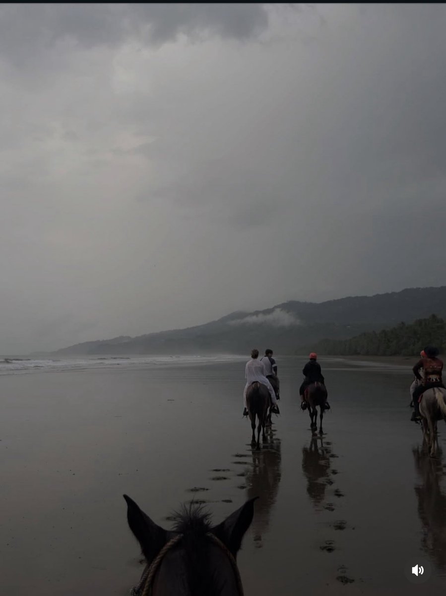 قريبا الى هناك