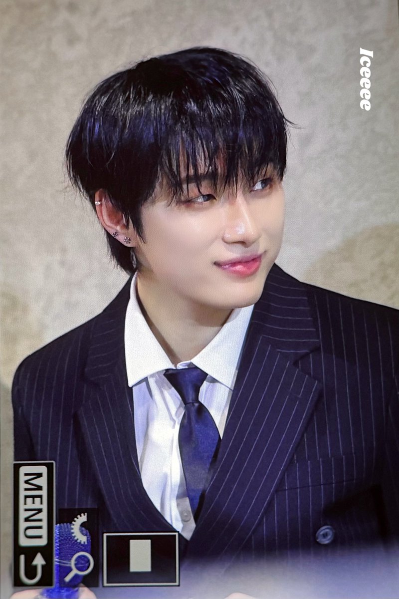 251228 Holiday Party

너무 잘생긴 거 아니야…?🫠🫠

#재한 #JAEHAN #오메가엑스 #OMEGA_X #김재한 #OX_N #오엑스엔