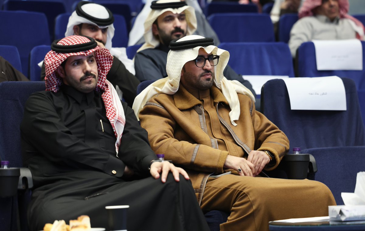 abhachamber's tweet photo. ️⃣    من ناحية أخرى تطرق
 المحامي أحمد عباش  @abbashlawyer
 في ورقة العمل التي قدمها بعنوان :
 " دعوى إلغاء القرار الإداري"
إلى أهمية «دعوى إلغاء القرار الإداري» والتي تعدُ أحد أهم الأدوات القانونية التي تضمن "سيادة النظام" في العلاقة بين جهة الإدارة (الأجهزة الحكومية) وبين المستفيدين (أفراداً أو شركات).، حيث أنها تمثل قمة الرقابة القضائية على أعمال السلطة التنفيذية.

#غرفة_أبها 
#الملتقى_القانوني 
#هنا_تصنع_الفرص
#عسير