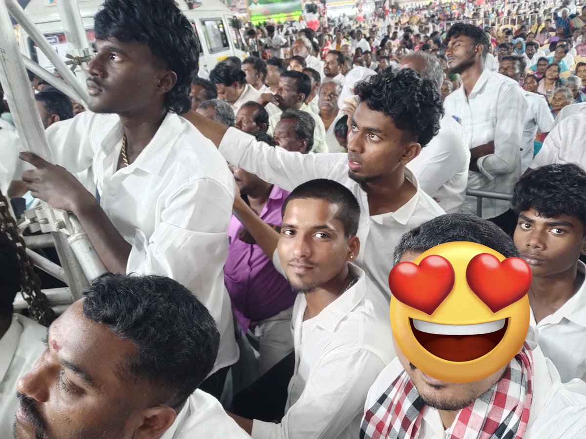 யாரா சொன்னா அதிமுக க்கு youngsters வாக்கு கெடைக்காதுன்னு🤭

 என் பக்கத்துல நின்ன பசங்க மொத்தமும் gen z தான் சும்மா கூட்டத்தை enjoy பண்ணி பார்த்துட்டு இருந்தனுங்க 🤩 

ஒரு விசயம் தலைவர் பேசும் போது விசில் பறக்க விட்டாங்க 🥳 

அதிமுக ஒரு ஆலமரம் அதன் கீழ் வந்து நின்றால் நிழல் தான்