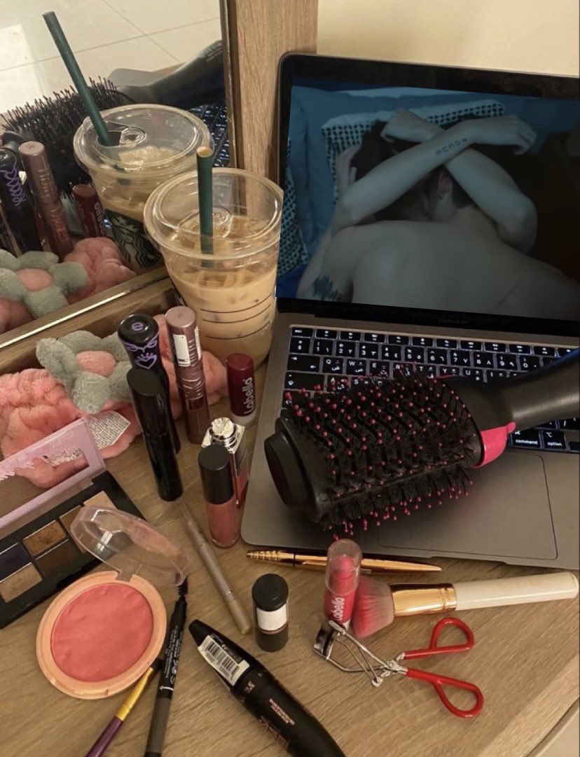 seongsgf's tweet image. girl therapy