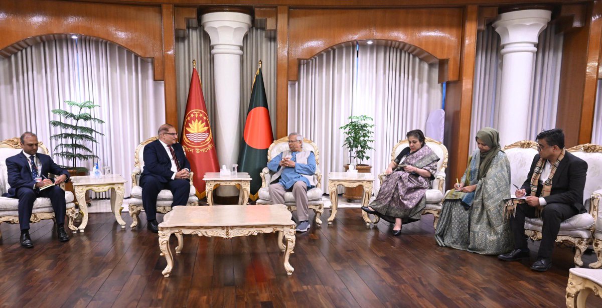 PakinBangladesh's tweet photo. High Commissioner Mr. Imran Haider paid a courtesy call on Hon’ble Chief Adviser Professor Muhammad Yunus today. The Chief Adviser formally welcomed the High Commissioner to Bangladesh.
1/5 https://t.co/Xjhw211Is3