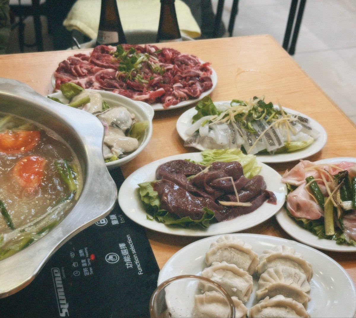 luckysue's tweet photo. 요즘 날씨엔 훠궈가 딱이지. https://t.co/MevZG3n2n4