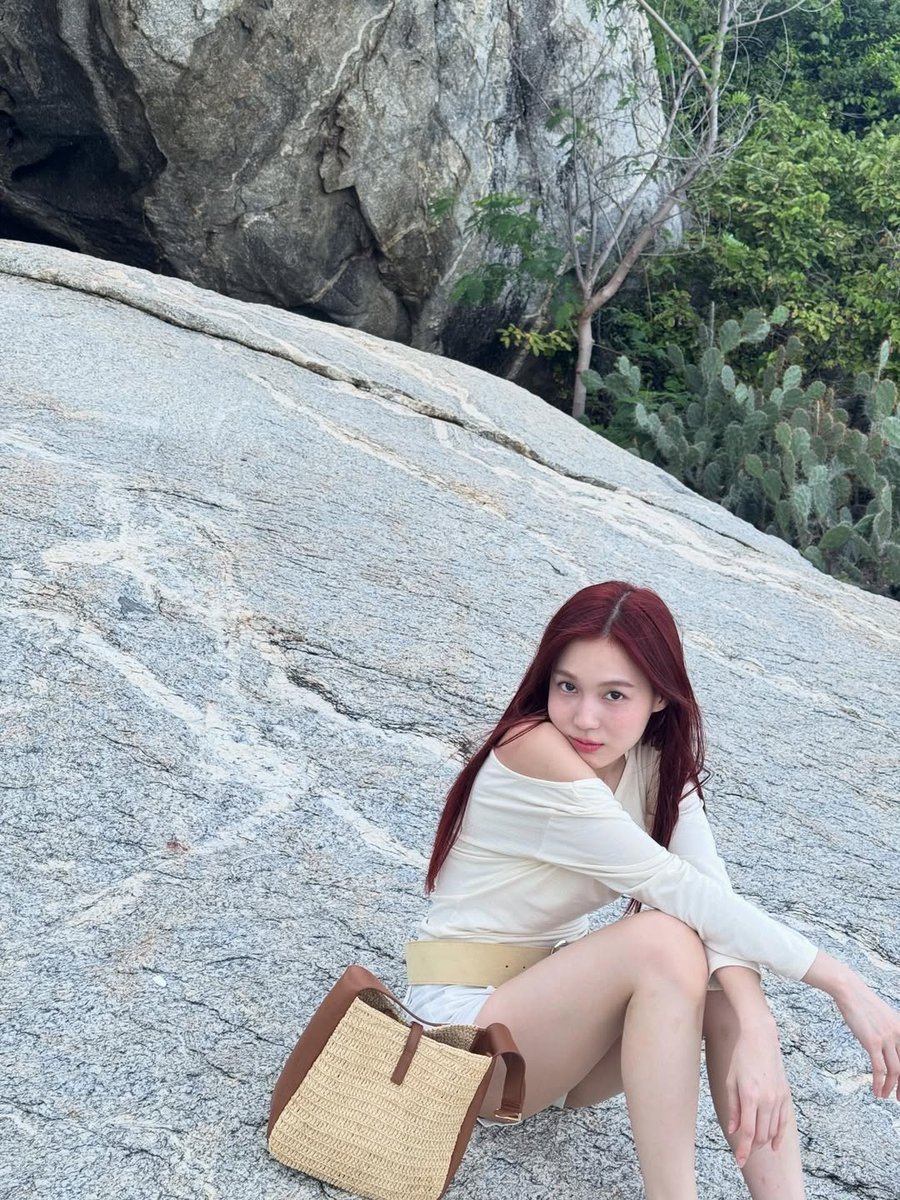 BPtimeistoday's tweet image. วันนี้มิ้ลค์เลิฟชีมาแอคทีฟโซเชียลแบบคาแรคเตอร์ชัดนะ พรรษาเน้นเรียลไทม์ ไปวันนี้ ลงวันนี้เลย ส่วนนุเลิฟเอารูปเก่ามาเล่าอีกรอบก่อนค่ะตามประสาอินโทรเวิ้ด แต่ยังไงก็ขอบคุณที่มาลงนะลูกกกกกก