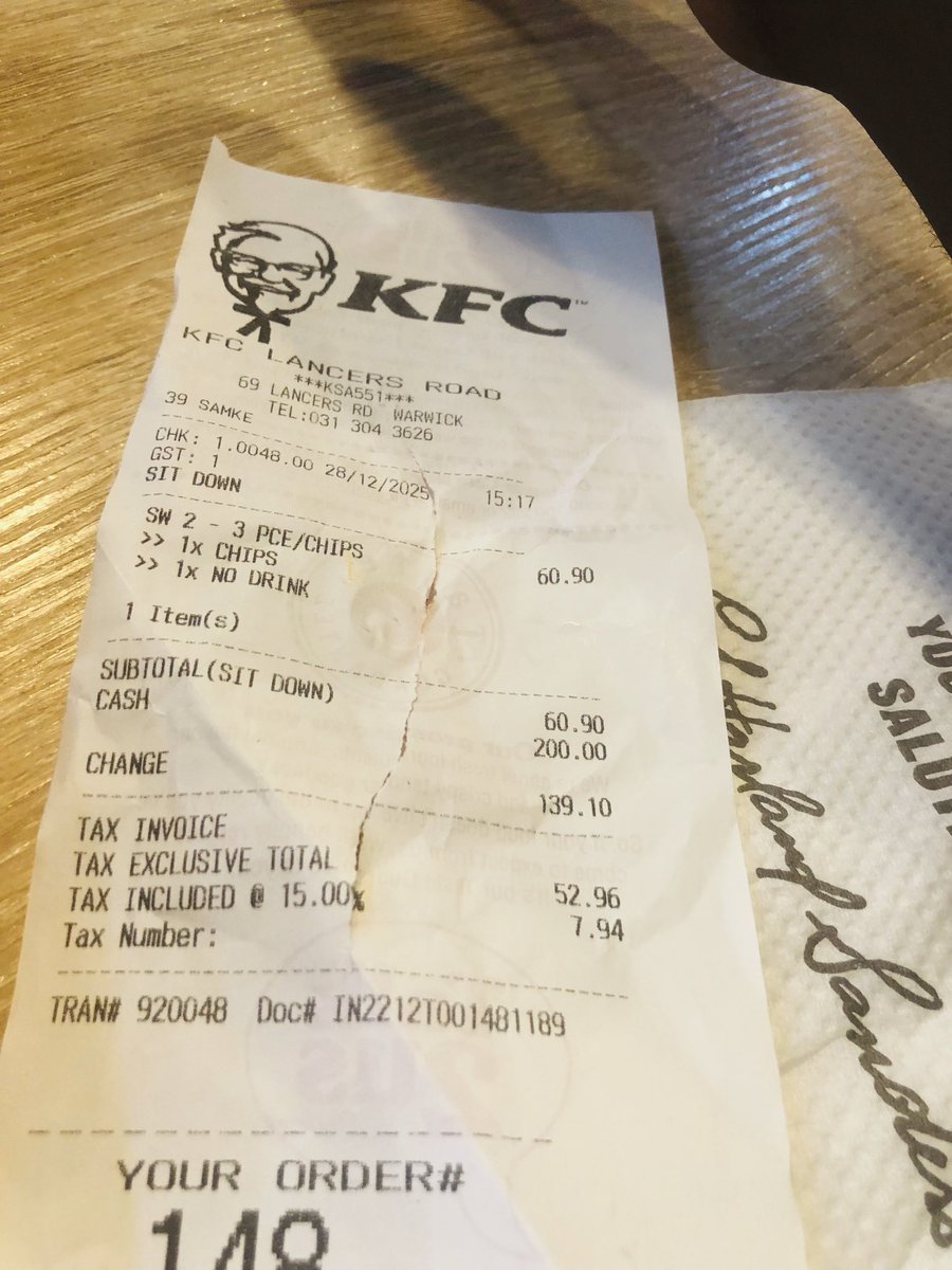 BBSIBUSISO's tweet photo. What a waste of money small pcs too small ay anoyeka🥹🥹🥹 https://t.co/P6VgX1QEdu