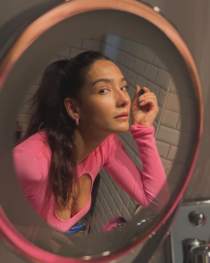 Şu an gündemde | Halef: Köklerin Çağrısı dizisinin Melek’i Aybüke Pusat, #HalefinGüneşi etiketiyle sosyal medyada zirveye çıktı. Performansı büyük beğeni topluyor.
HalefinGüneşi AybükePusat