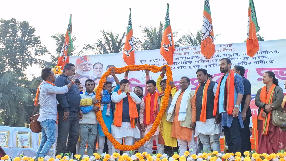 BJP4UluberiaPC's tweet photo. তৃণমূল সরকারের সীমাহীন চুরি, দুর্নীতি, খুন, ধর্ষণ, নারী নির্যাতন এবং SIR নিয়ে মিথ্যাচারের প্রতিবাদে বিজেপি হাওড়া গ্রামীণ সাংগঠনিক জেলার ডাকে উলুবেড়িয়া দক্ষিণ বিধানসভার ধূলাসিমলা ফুটবল মাঠে 'পরিবর্তন সংকল্প সভায় উপস্থিত ছিলেন কেন্দ্রীয় মন্ত্রী ডঃ সুকান্ত মজুমদার । https://t.co/2lXYlL4vhS