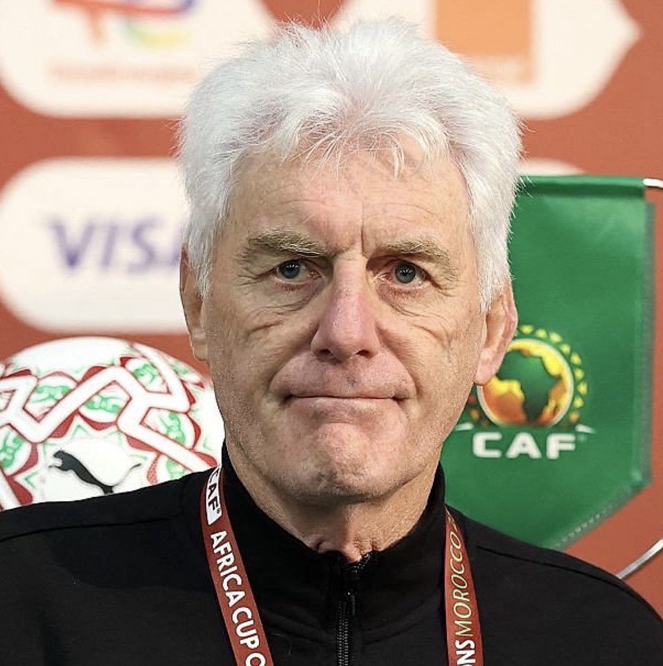ImpactMediaFR's tweet image. 🚨🇿🇦🇲🇦⚽️ FLASH

LE SÉLECTIONNEUR DE L’AFRIQUE DU SUD HUGO BROOS 𝗗𝗘́𝗭𝗜𝗡𝗚𝗨𝗘 LA CAN AU MAROC ! 😨

« Je ne ressens pas la même ambiance qu’au Gabon ou en Côte d’Ivoire.

En Côte d’Ivoire et au Gabon, on sentait vraiment l’ambiance d’un tournoi. Quand on prenait le bus pour…