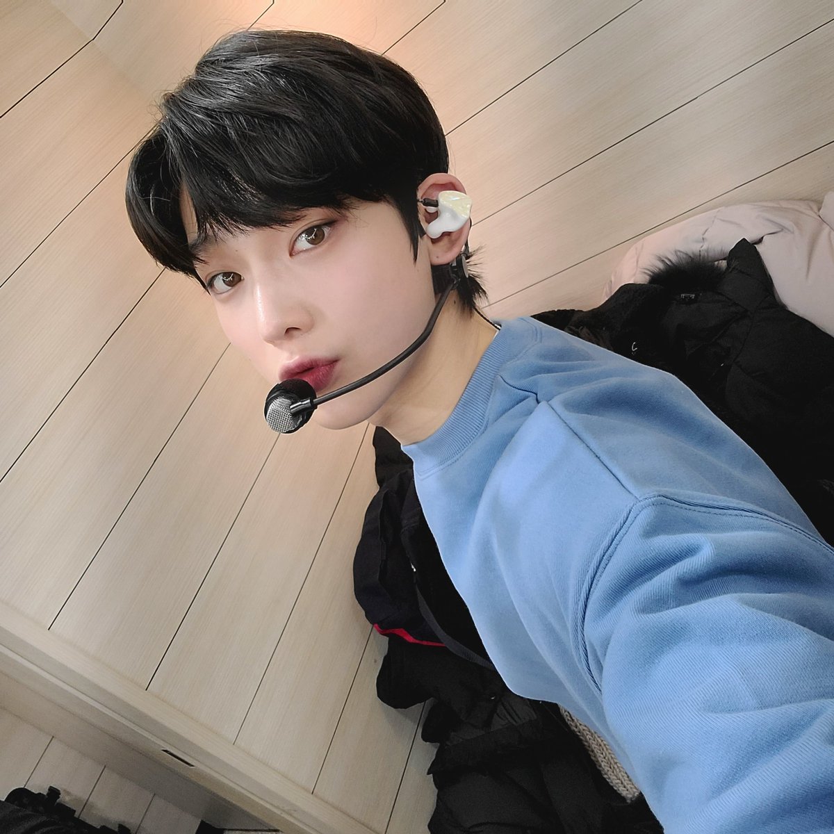 yearlyenhypen's tweet photo. sunoo via twitter 5 years ago today with "Happy New Years to all of you in in 2021~~First selfie of 2021 ❤ everyone sleep well
#ENHYPEN #SUNOO #happynewyear #SunooSelcaCollection"(1st January 2021)
trans:enhypenweverse https://t.co/3QSVoDrHRE