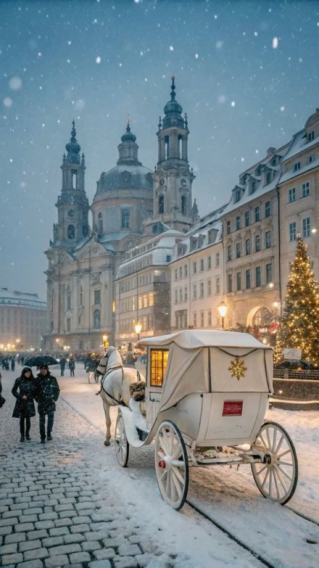 viewsoff_'s tweet image. Winter in Prague