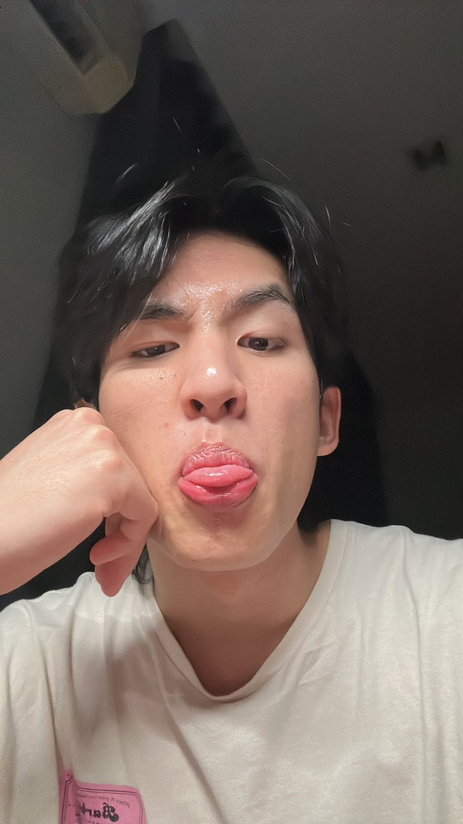 ซาเวนเซิร์ฟ tweet media