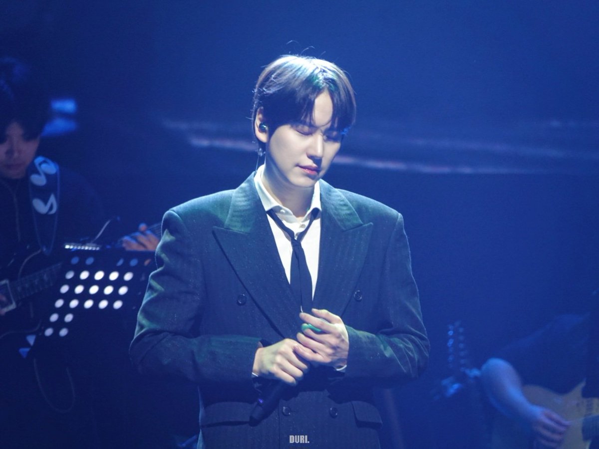 251228 원더페스티벌
진짜 멋있었댜....💙
의상도 머리도 목소리도...🥹
.
.
#규현 #KYUHYUN #슈퍼주니어 #SUPERJUNIOR #규현아_사랑해