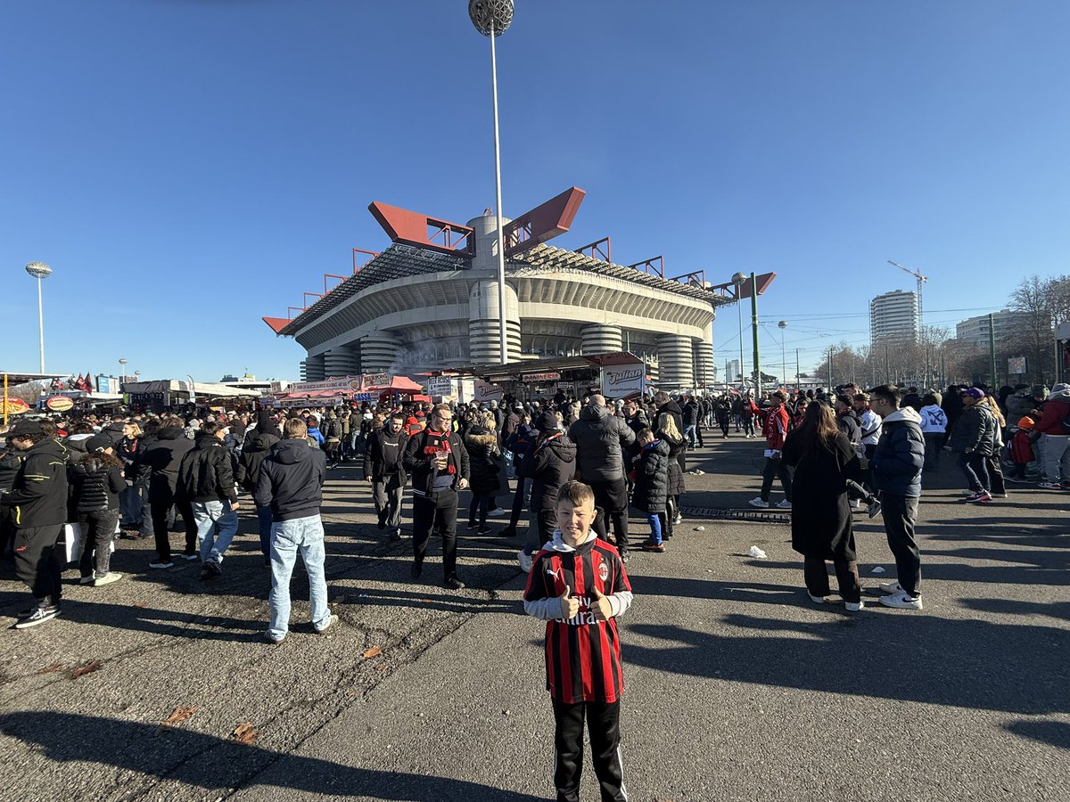 HamblePhil's tweet image. A prefect end to our football trip with a big 3-0 win for AC Milan. 

Great experiences for the boys