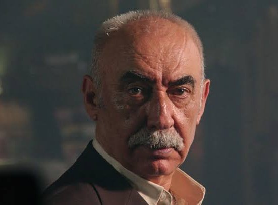 “Köpeklerin en büyük korkusu, sahipleri ölürse aç kalma korkusudur.”

  | Şener Şen