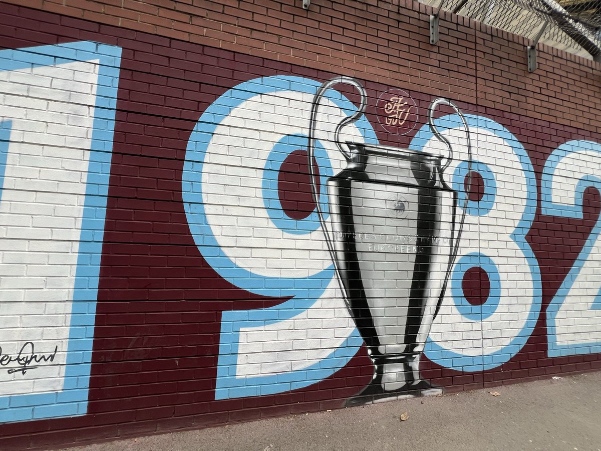 psgestmagic's tweet image. Quelle année exceptionnelle, la plus belle de ma vie et qui ne sera probablement jamais égalée 😍 Merci @PSG_inside de m’avoir autant fait rêver et d’avoir réalisé mon rêve ! On a fini le game, le monde est rouge et bleu ❤️💙