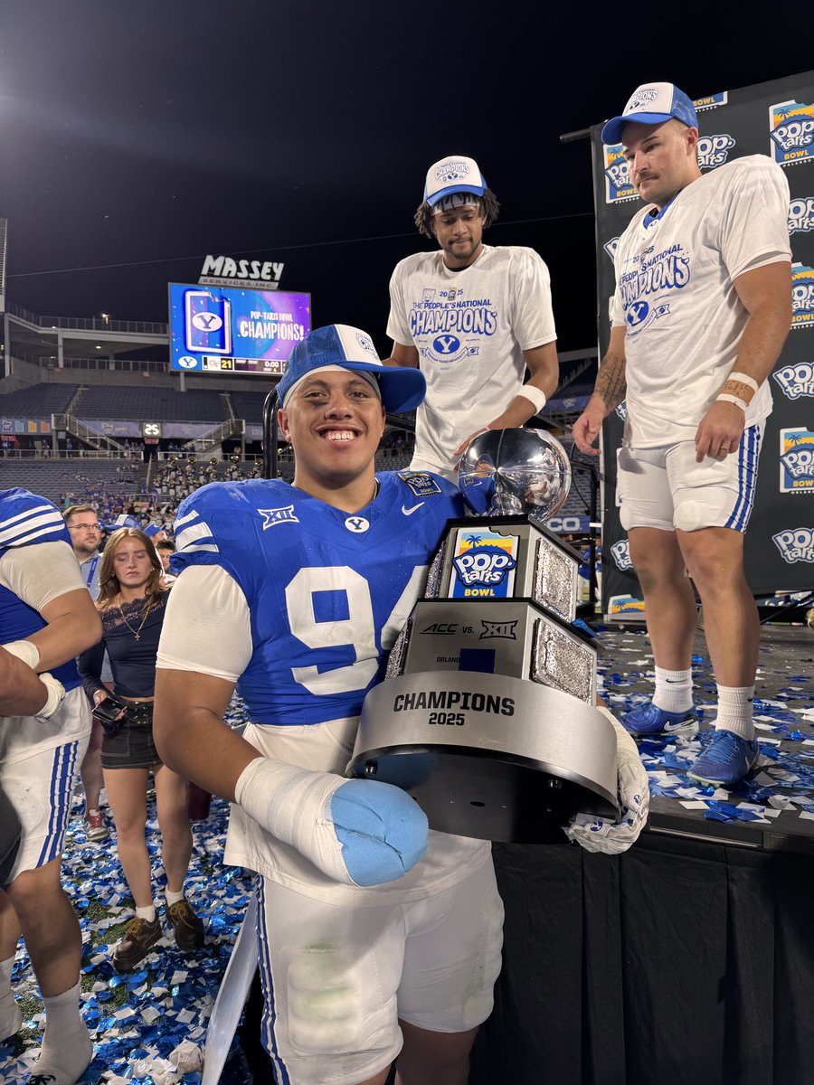 anisipurcell's tweet image. 2025 is a wrap! Couldn’t have asked for a better group of brothers! Love you coug nation. 1 more to go!