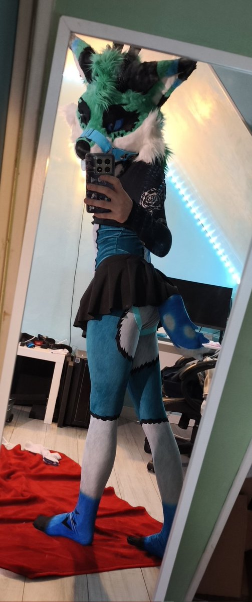 ColdTheFox's tweet image. Trying some fits :3 👀