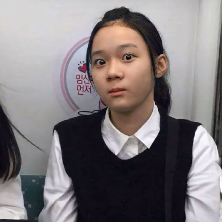 vavawonyoung's tweet image. winter at 15                           jungkook at 15