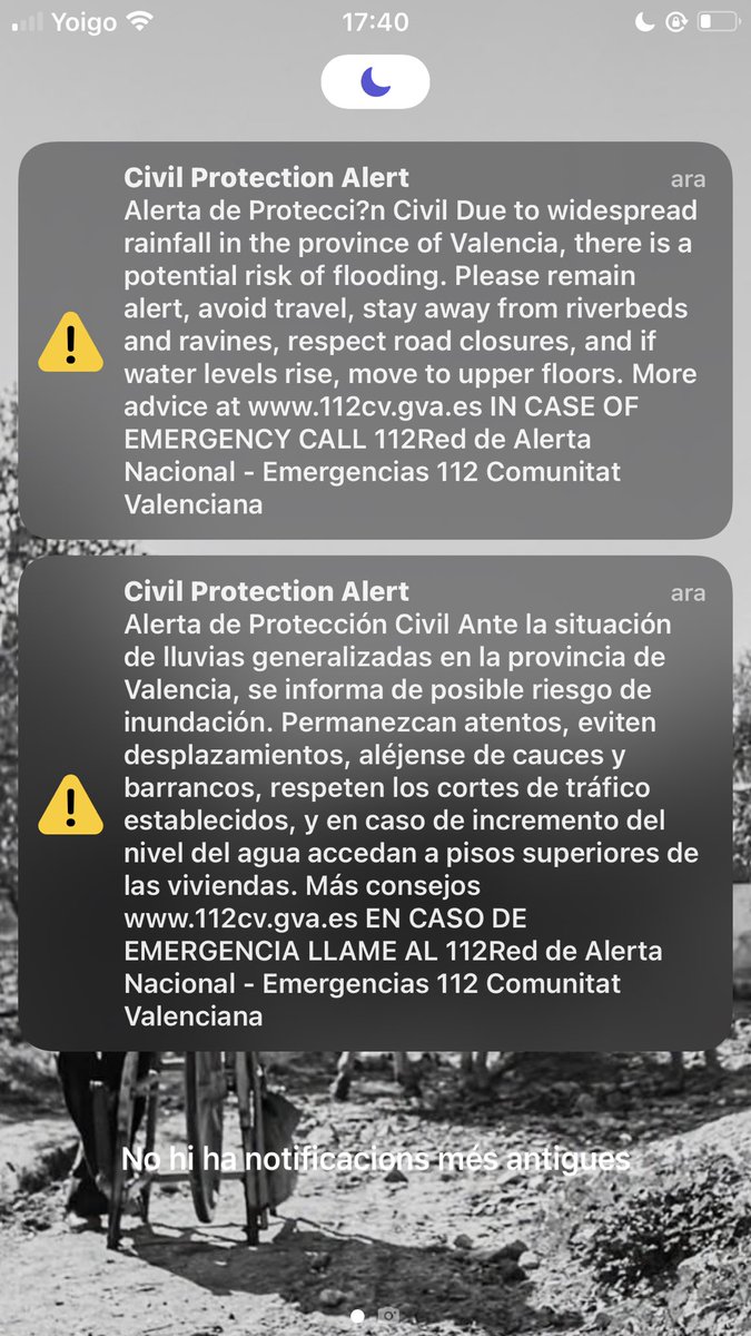 carlestoltess's tweet photo. l’alerta en castellà per als colonos i en anglès per als forasters🥰🥰😍

els aborígens no tenim drets https://t.co/cSO0Pim1ii