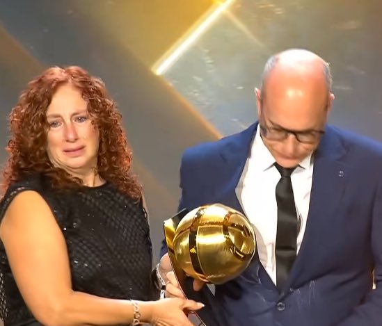DiarioGols's tweet photo. Diogo Jota ganha o 'Special Award' no Globe Soccer Awards de 2025. 

Os pais de Jota receberam o prêmio. https://t.co/DKg5kEmygJ