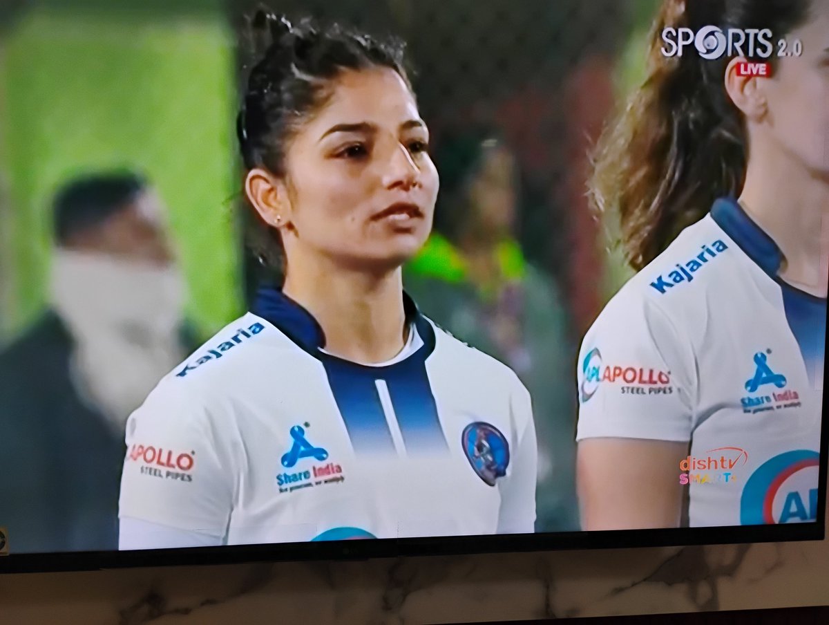 NikLim01's tweet photo. @ddsportschannel where is the promo for #HeroHockeyIndiaLeague #HeroHIL #HIL ?
@GauravDwivedi95 bade MOU MOU kare the last year, so why isn't DD marketing the π League?
#WHIL 1st match over and not a single tweet. SHAME
Promote only π, but not other sports. https://t.co/9J54CFHFL0