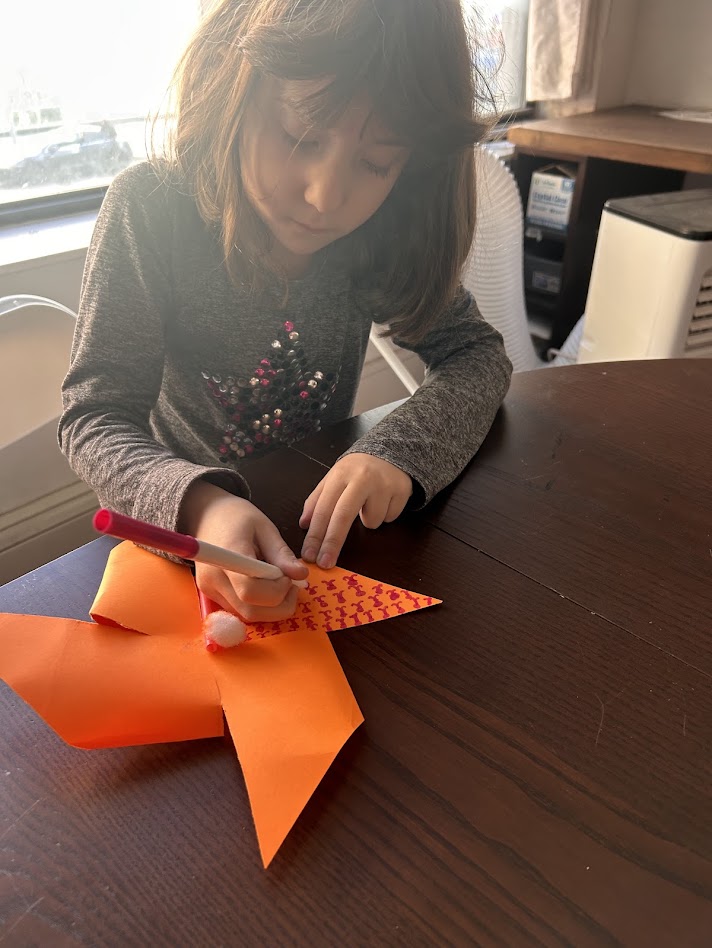 stemkidsnyc's tweet image. 🌱💨 SnowLab at STEMKidsNYC! Students explored seed germination and renewable energy by planting seeds and building mini windmills ⚙️—learning how wind force creates motion. Curious minds + spinning windmills = success ✨
#SnowLab #STEMKidsNYC #STEMEducation #HandsOnLearning