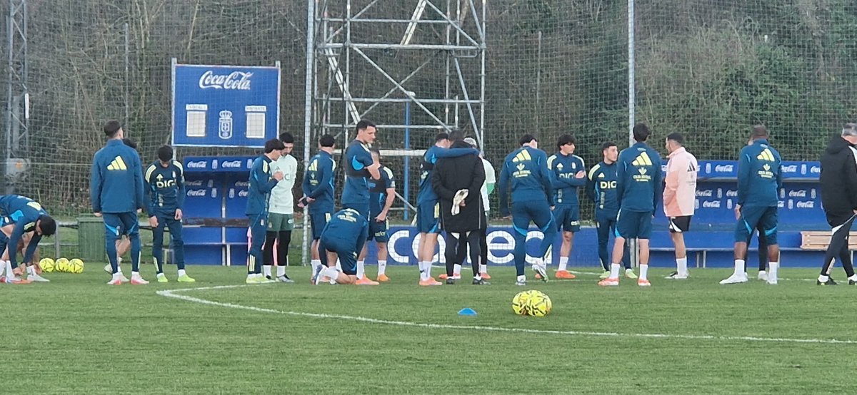 Vuelta al trabajo en El Requexón.

✖️ No participa Brandon
✔️ Sí están Rondón, Forés y Moldovan, en la rampa de salida.