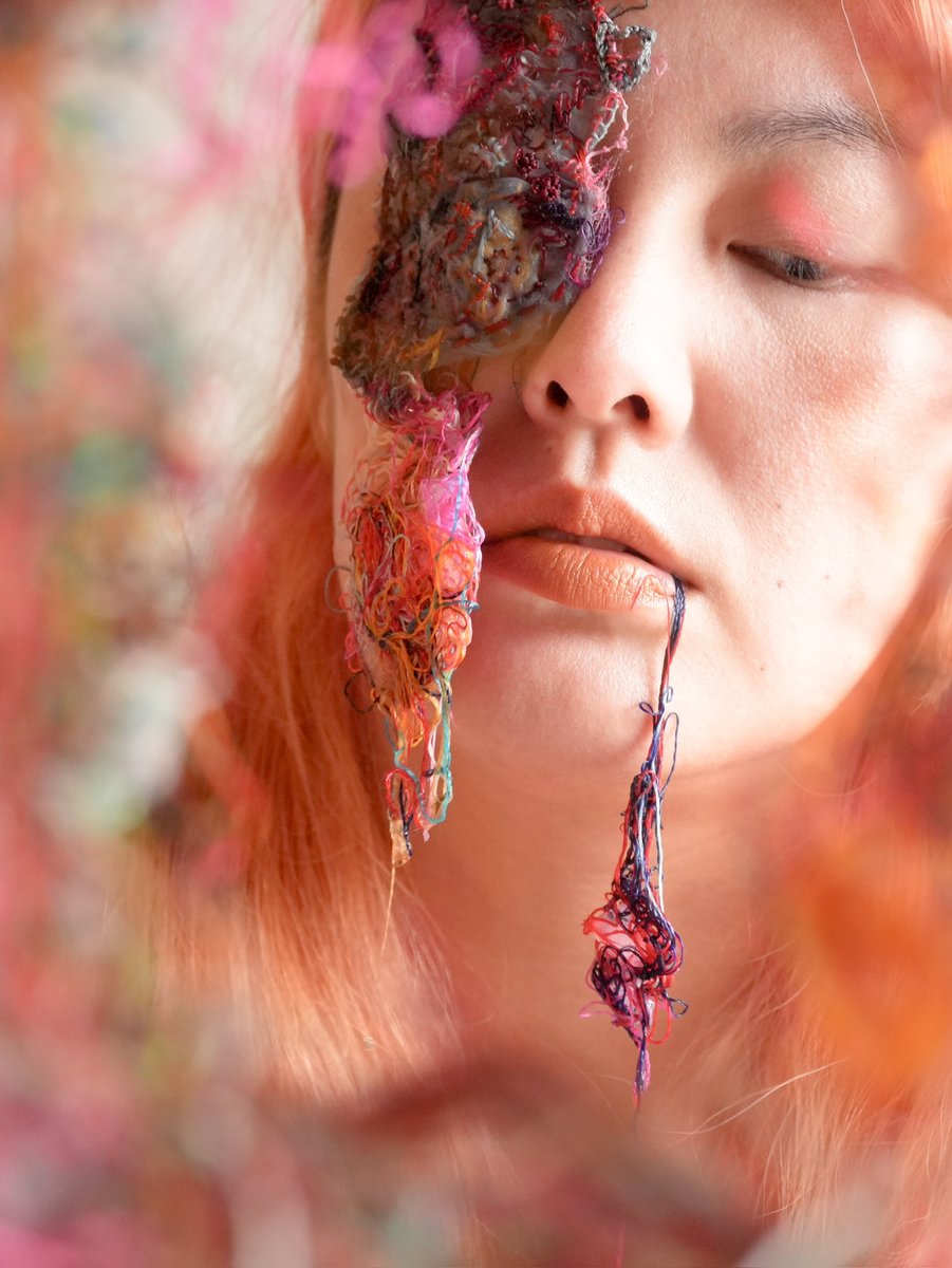 peepchan's tweet photo. I stitched 37 years of "other people's eyes" into ice and sewed them to my skin.
My body heat melted the ice. The past unraveled.
I burned the remains to find my own breath. https://t.co/8xP5lrvt2B