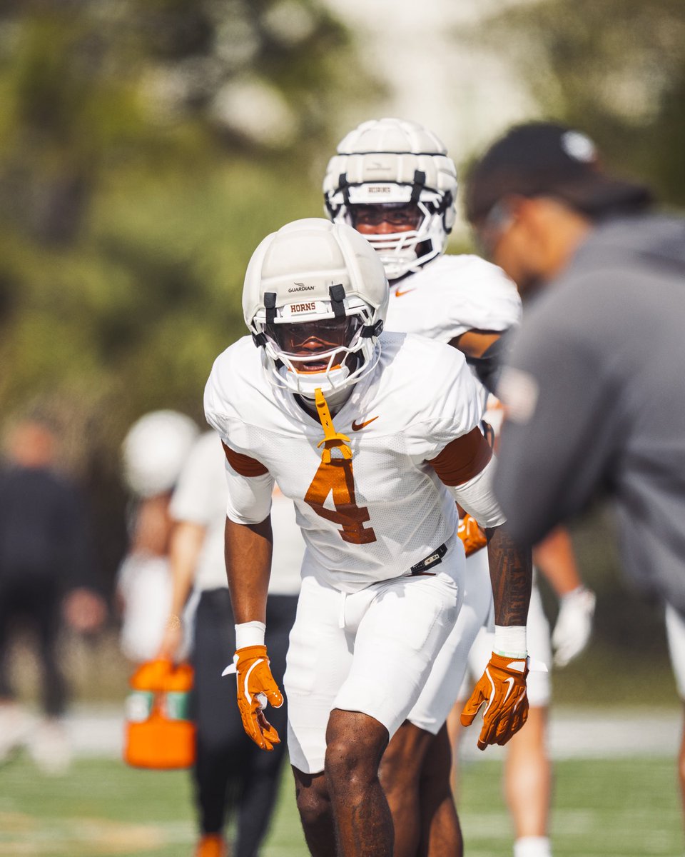TexasFootball's tweet photo. Another day of work 💪 https://t.co/xtvymHn2JF