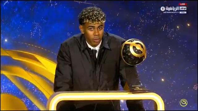 لامين يامال بفوز بجائزة أفضل مهاجم في العالم 2025 #جوائز_جلوب_سوكر 