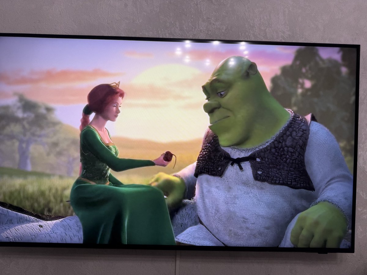 whoreforrosie's tweet image. There are some who watch home alone during holiday and there is me and my fam who watches our Roman Empire 
Nothing can beat it !! #familycore 
🙂‍↕️🙂‍↕️