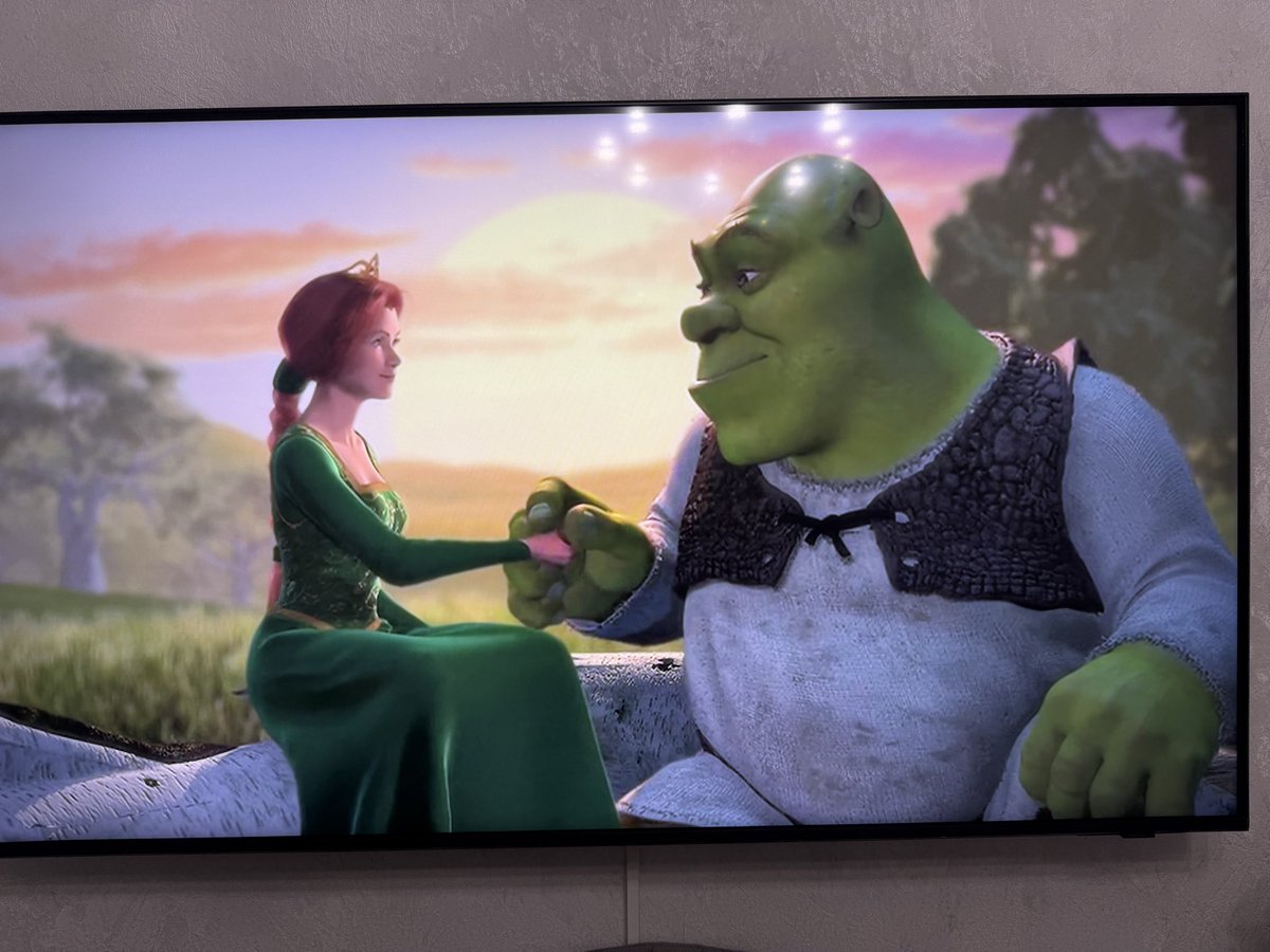 whoreforrosie's tweet image. There are some who watch home alone during holiday and there is me and my fam who watches our Roman Empire 
Nothing can beat it !! #familycore 
🙂‍↕️🙂‍↕️