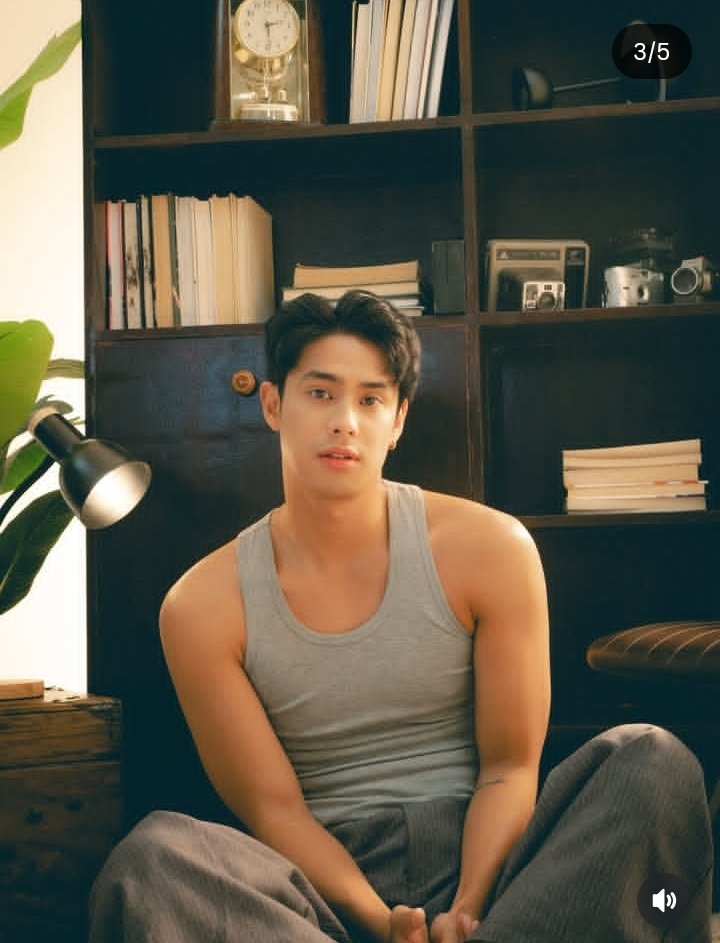 batchackerman's tweet image. Bruh bat nung ako na nagsuot mukha akong manginginom sa tabi tabi 🥲🥲🥲