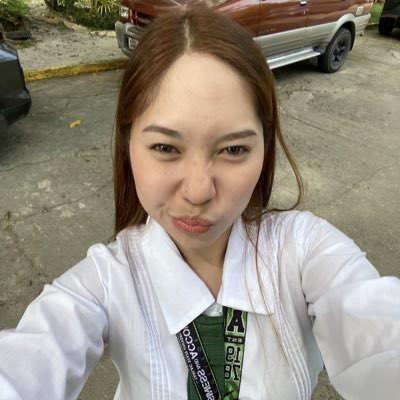 mishxuxi's tweet photo. Last school unif ko na ‘to sa buhay ko kaya sige dp na kita😭🥰 https://t.co/oxCq8vIxdq