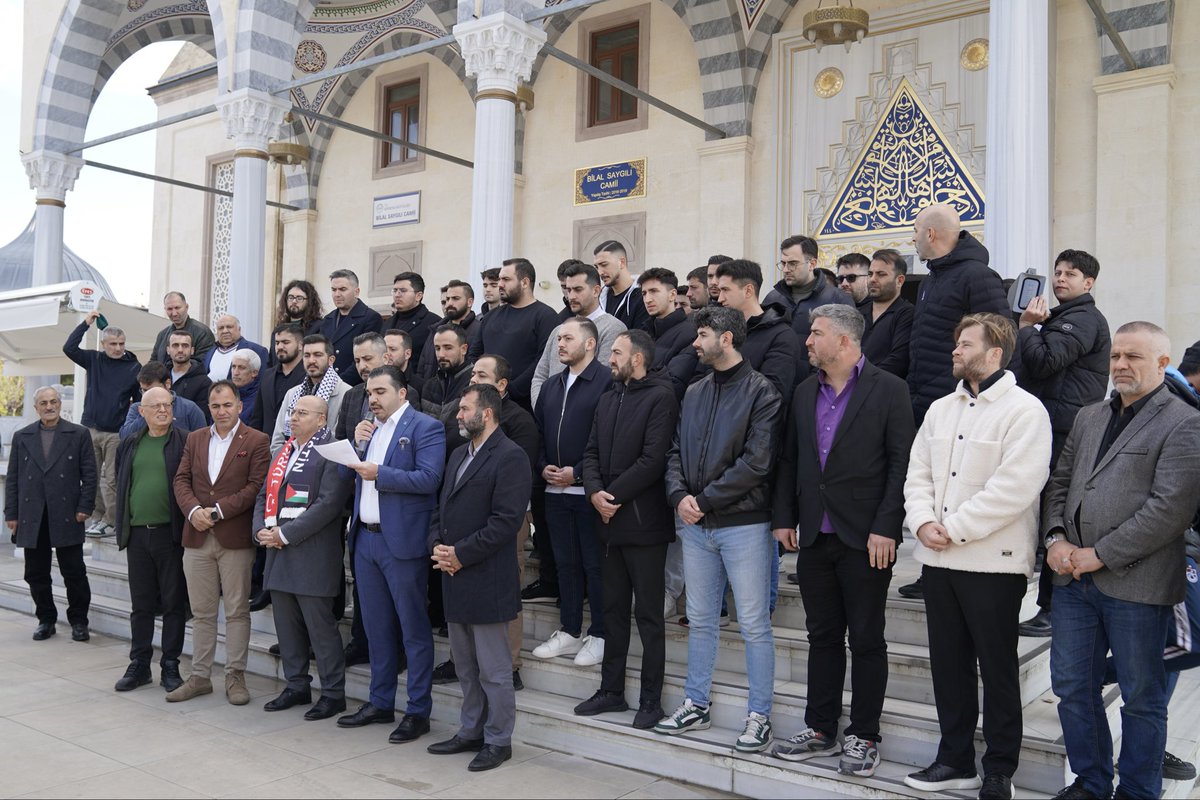 Yeni yılın ilk günü, unutmanın değil hatırlamanın günü olacak. Sesimiz, adaletin tarafında yükselecek. 

#GazzeyiUnutma

📍 Galata Köprüsü 
🗓 1 Ocak 2026 
⏰ 08.30