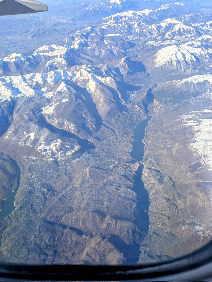 angelo_rules's tweet photo. Going home across different landscapes https://t.co/BMBIoUpJiN