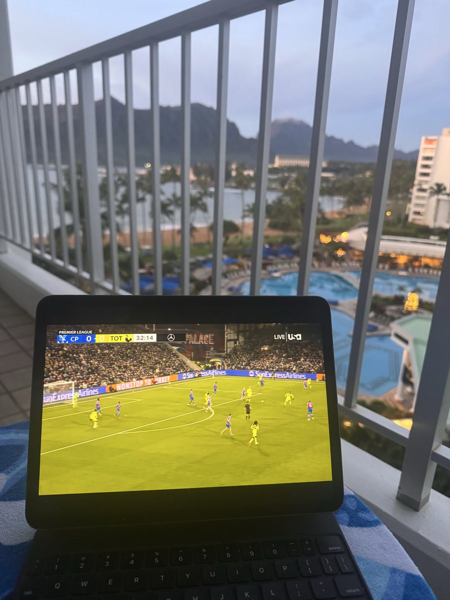 RyanDHuber's tweet image. Early morning in Kauai for Spurs/Palace. #MyPLMorning #COYS
