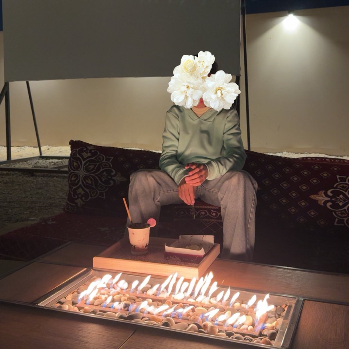 هذا وهي مو شبّة زي الناس اشغلتنا كل شوي تنفخ عليها