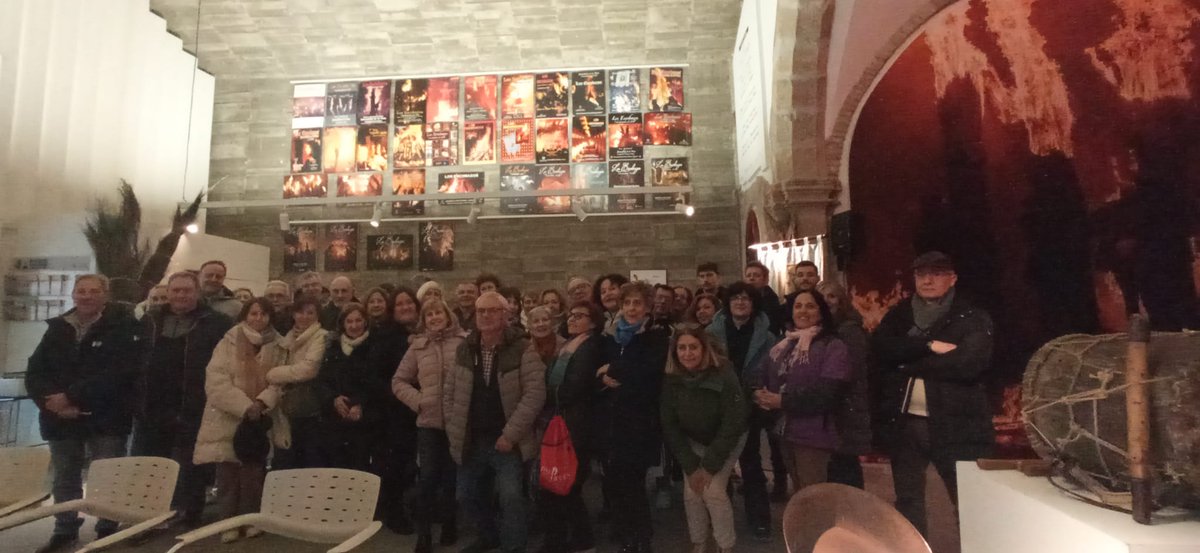 Esta tarde hemos recibido al que probablemente sea el último grupo de este año 2025, provenientes de distintos puntos de nuestro país y acompañados por su guía Ana <a href="/idiomatur/">Idiomatur</a>.🤗❤️

#culturaytradicion
#FiestasDeFuego
#jarandilladelavera
#LosEscobazos

<a href="/Turismo_DipCC/">Turismo Provincia Cáceres</a>