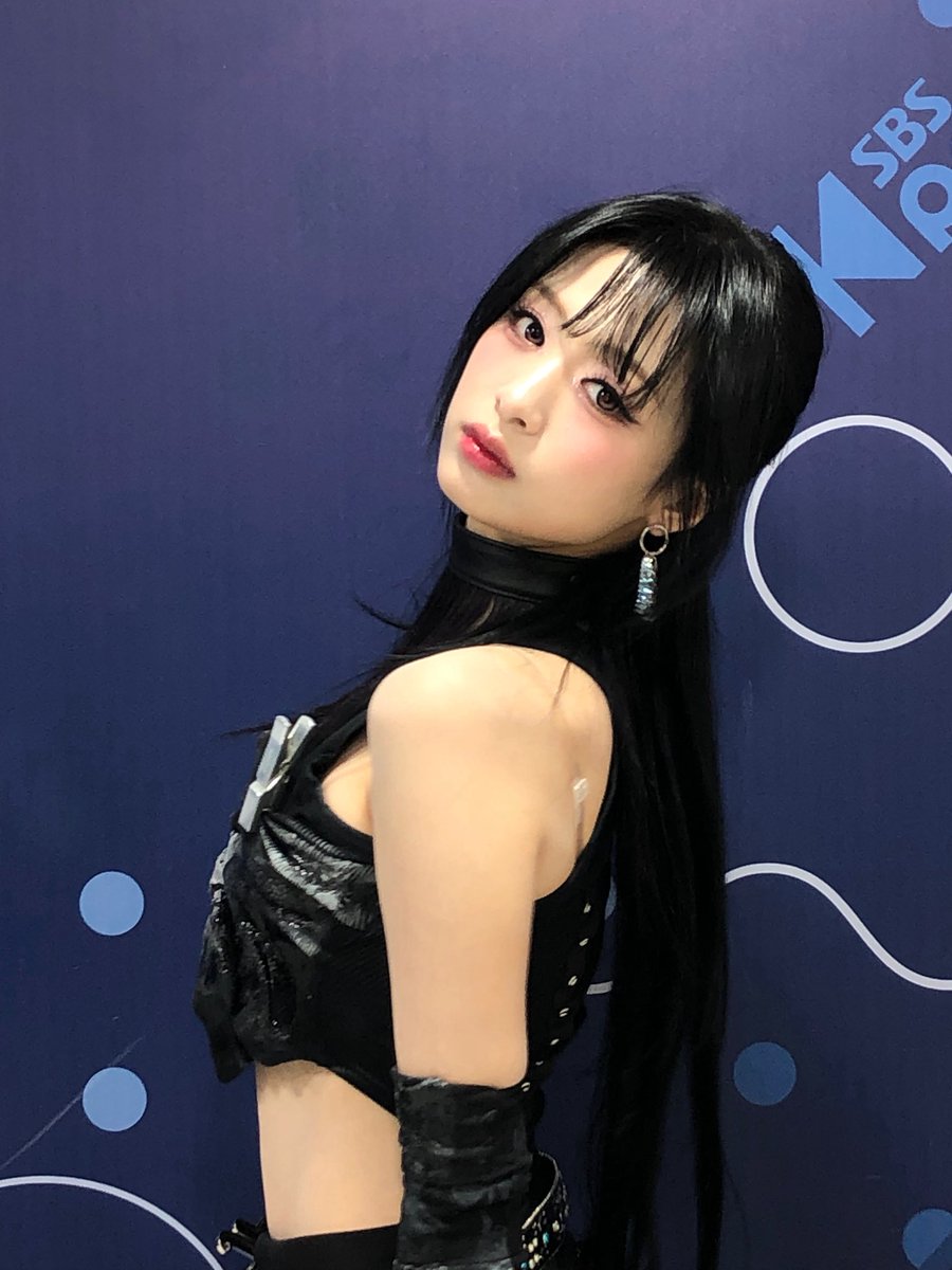 picbaemon's tweet photo. AHYEON WEVERSE UPDATE https://t.co/fnMh7mYOtJ