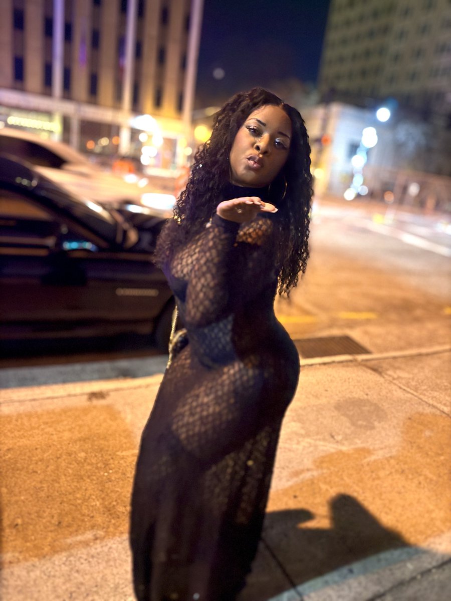 tahfade23's tweet photo. My lil fine shit https://t.co/3v1MEWlbFm