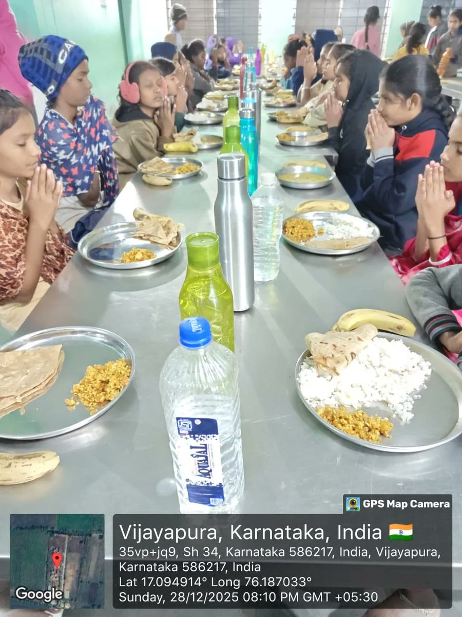 Krcrs452's tweet photo. Dinner  #SocialAudit_SWDMeals #SocialWelfare_Karnataka https://t.co/qai2U40E9d