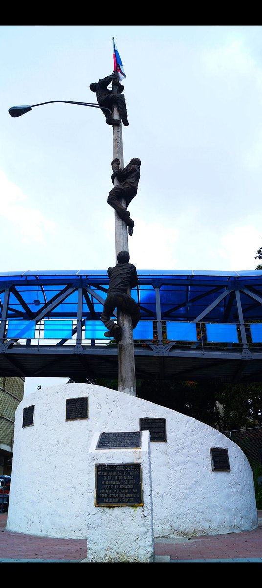 JJAVICOCCIO's tweet photo. @legonzalezj @USAmbassadorPAN 🇵🇦🇵🇦🗣️ ESTÉ SERÁ EL MODELO NUEVO DEL MONUMENTO DE LOS MÁRTIRES DEL 9 DE ENERO, QUE SE LEVANTARÁ EN LA ENTRADA DEL PUENTE DE LAS AMÉRICAS, PUENTE DEL MUNDO CORAZÓN DEL UNIVERSO.🗣️🇵🇦🇵🇦 https://t.co/wjzIiNqCMI