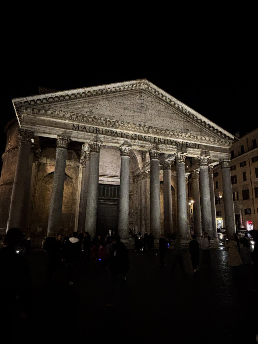rbhohman's tweet photo. Rome over Christmas - beautiful! https://t.co/Bjvttw3F14