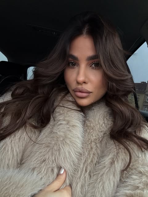 SophiaKrlszb's tweet image. It's cold💋💋
#Hello