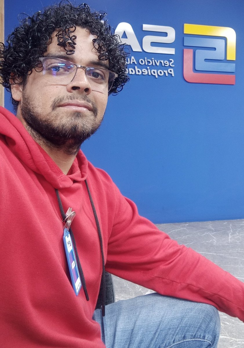 Gratitud | Según... Soy artista 🤪

Crear un proyecto es una lluvia de ideas que solo debemos dejarlas correr sin miedo... Nadie limita tus sueños, eres dueño de tus ideas y eres el pincel que puede diseñar en un papel lo que deseas comunicar.
.
.
#Elyoquero #Caracas #Venezuela