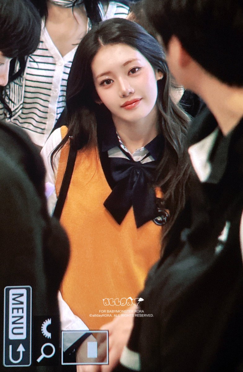 alldayRORA's tweet photo. 251229 교복 다인이🥺🥺🥺 #RORA #로라 #ローラ #BABYMONSTER #베이비몬스터 https://t.co/2Ajblnumdb