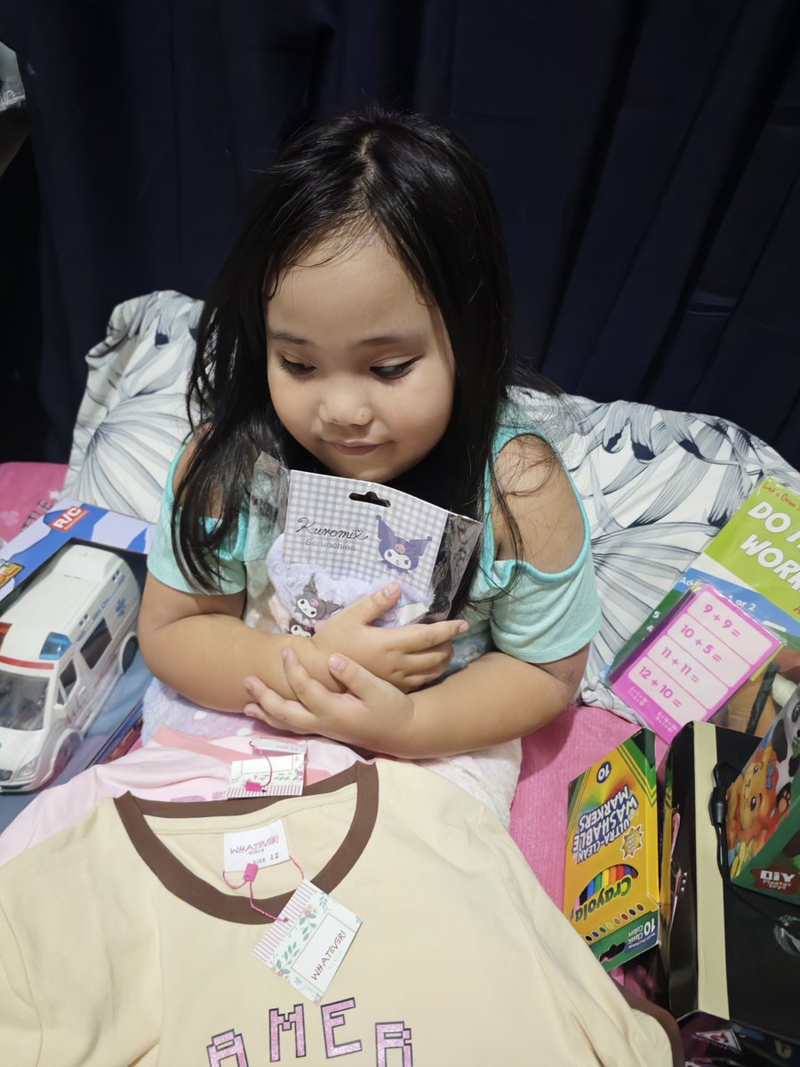 nian_guy's tweet photo. Thank you mommy kyn! Rue loved your gifts. 💖 
12/23/25 https://t.co/SMUEFu3YFH