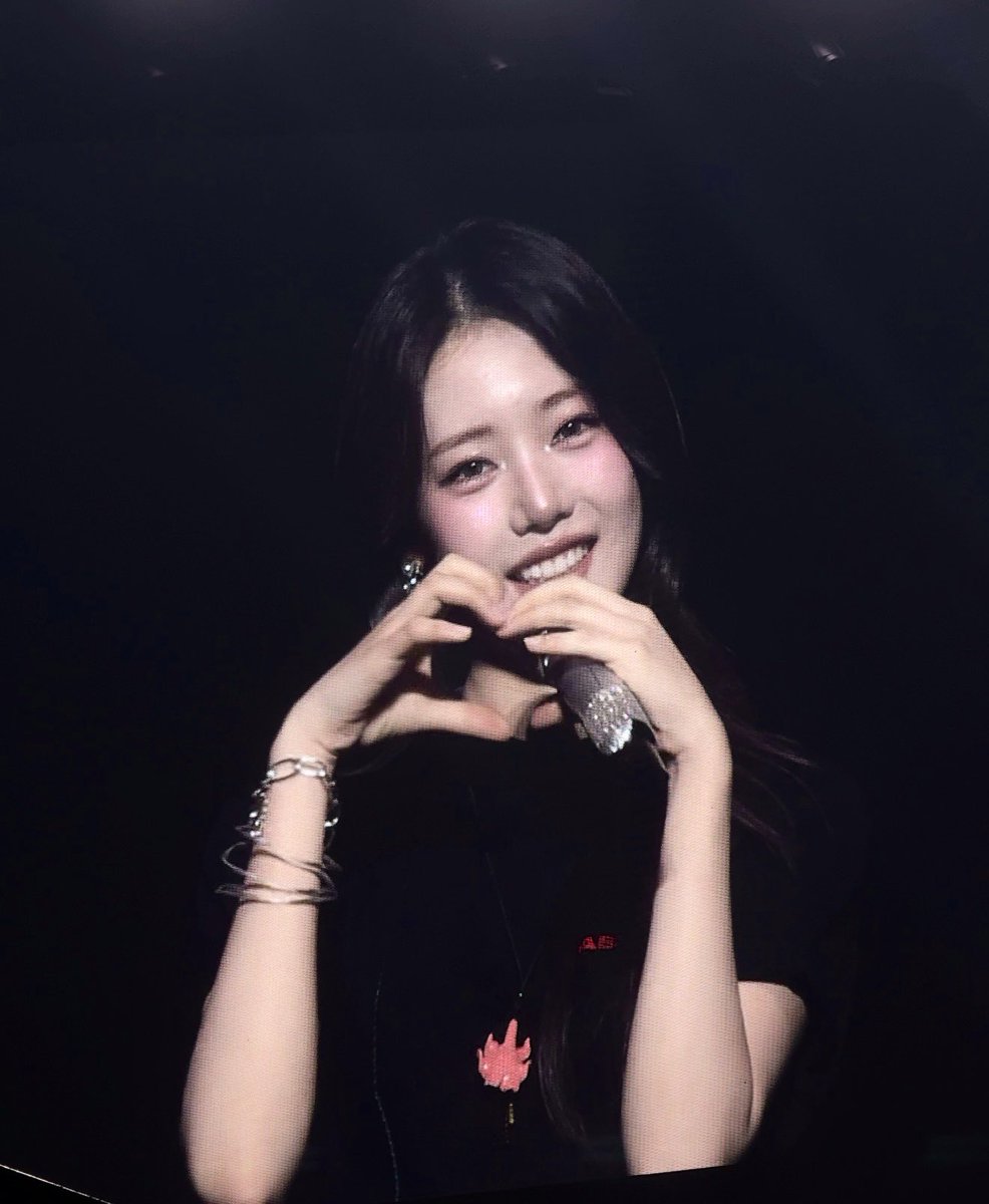minixbominnie's tweet photo. ขอบคุณเบม่อนที่มามอบความสุขให้ในช่วงสิ้นปีนี้ ปีหน้าถ้ามีโอกาสก็มาเจอกันอีกนะพ่กเด้ก🥹❤️🖤
#LOVEMONSTERSinBKK
#BABYMONSTERinbkk
#BABYMONSTER https://t.co/sCQrEuIZn3
